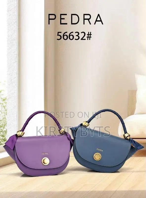 Trendy Ladies Bags · Photo 1