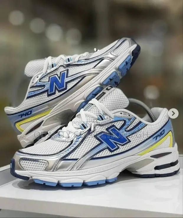 New Balance Sneaker · Photo 1