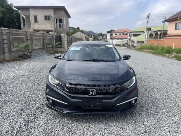 Honda Civic Touring Sedan 2019 · Photo 1