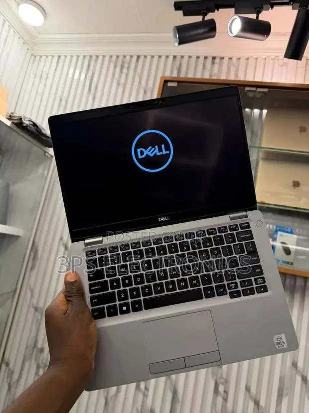Laptop Dell Latitude 3310 2-in-1 8GB Intel Core i5 SSD 256GB · Photo 1