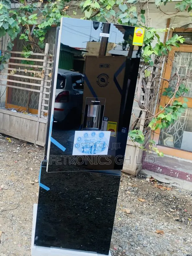 Newly Virtual Legacy 311L Black Mirror Glass Refrigerator · Photo 1