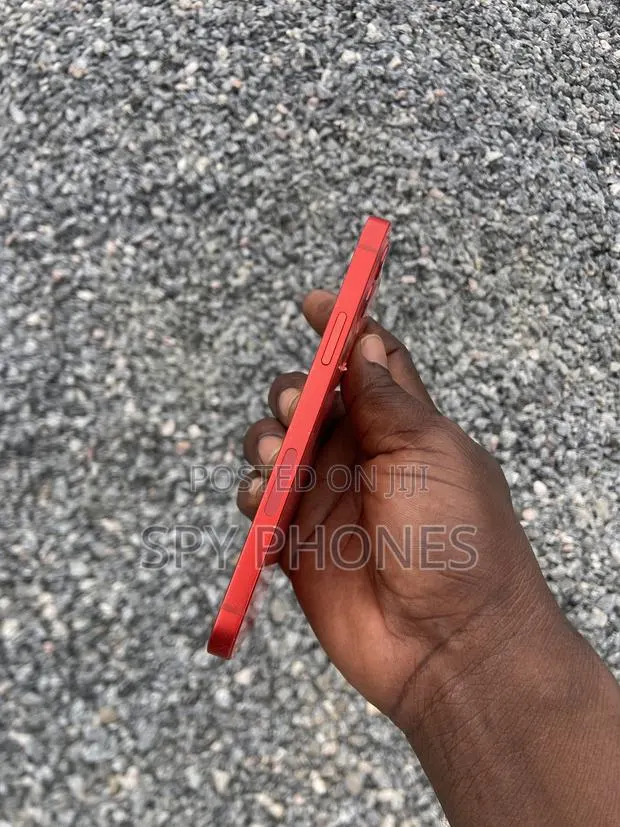 Apple iPhone 12 64 GB Red · Photo 1