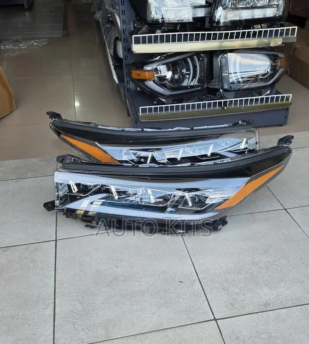 Toyota Highlander 2016-2019 Headlamp 3yokes Available and Affordable · Photo 1