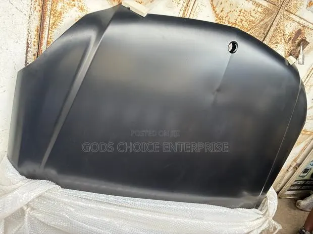 Front Bonnet C300 2016-2017-2018-2020 Aluminum · Photo 1