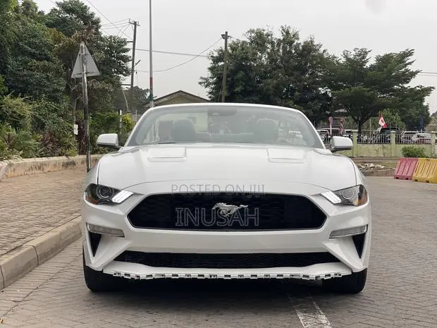 Ford Mustang EcoBoost Premium 2021 White · Photo 1