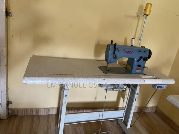 Quality Gemsy Industrial Embroidery Machine – Barely Used · Photo 1