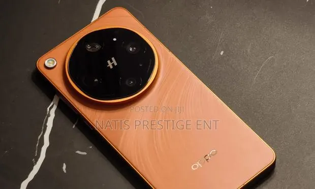 Oppo Find X9 Ultra 1 TB Orange · Photo 1