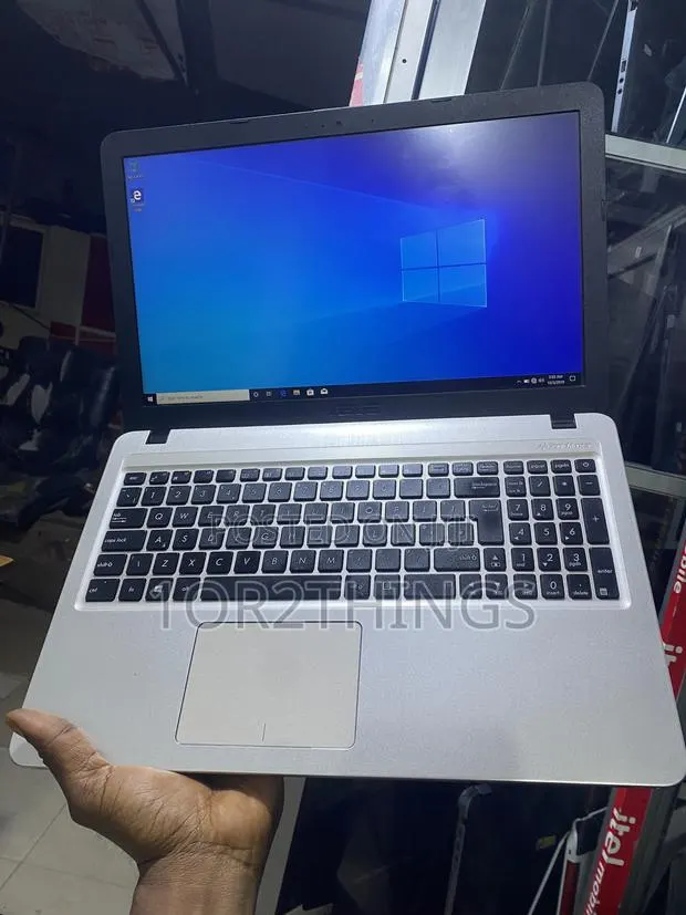 Laptop Asus 4GB Intel HDD 500GB · Photo 1