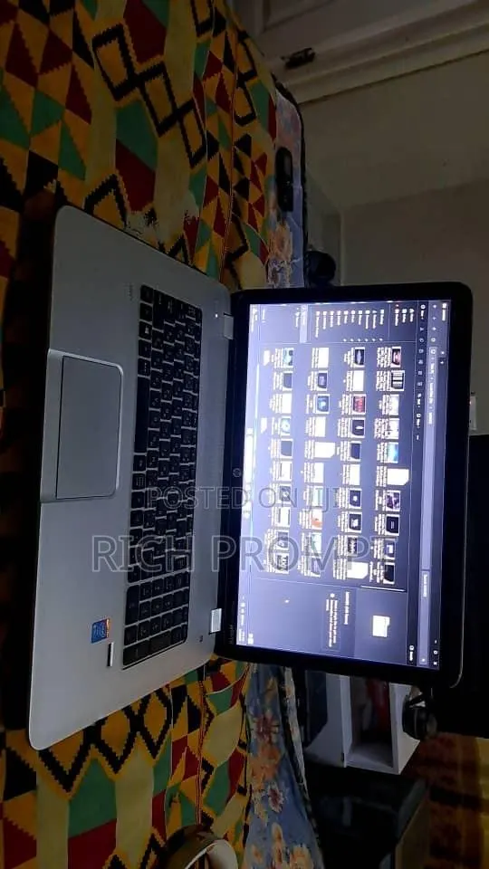 Laptop HP Envy 17 8GB Intel Core i7 HDD 500GB · Photo 1