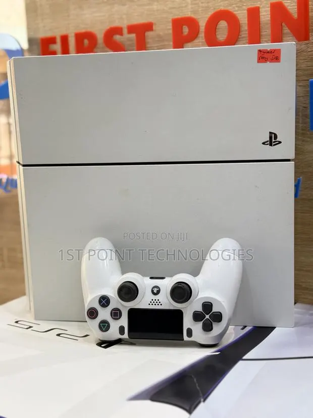 Ps4 Standard 500gb Loaded With 7games · Photo 1