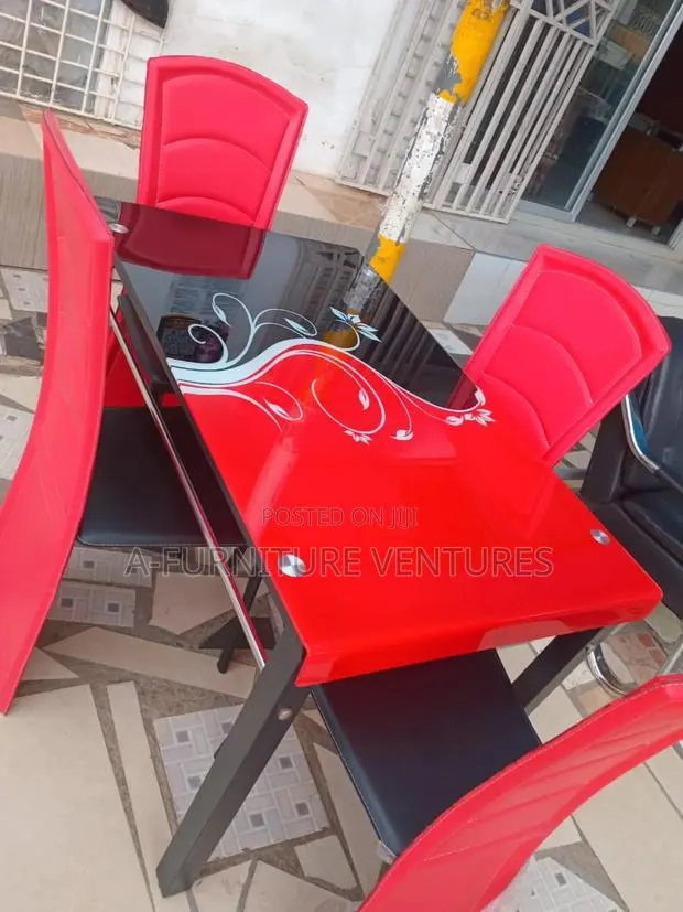 Red and Black Dining Table · Photo 1