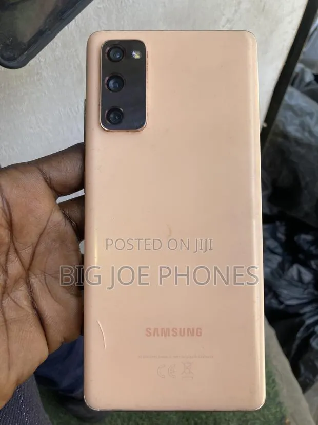 New Samsung Galaxy S20 FE 128 GB Bronze · Photo 1