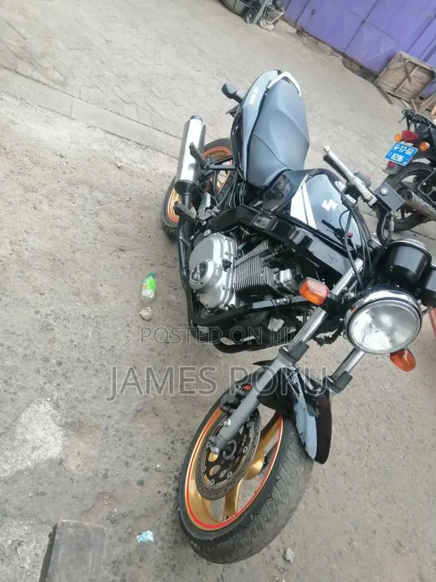 Suzuki 2018 Black · Photo 1