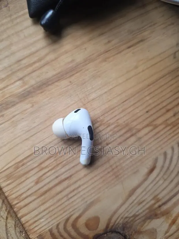 Airpods Pro 2 Type C Buds (Left Ear Only) · Photo 1