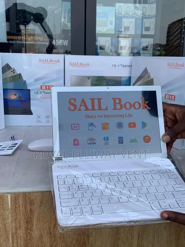 Sail Book S810 · Photo 2