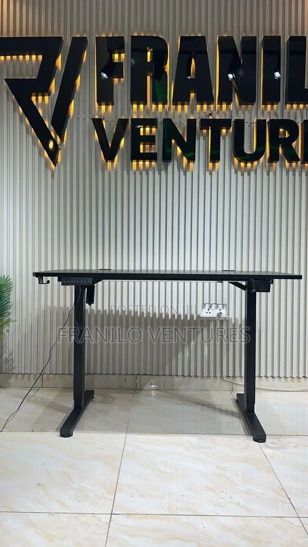 Electric Adjustable /Standing Desk(1.4m) · Photo 1