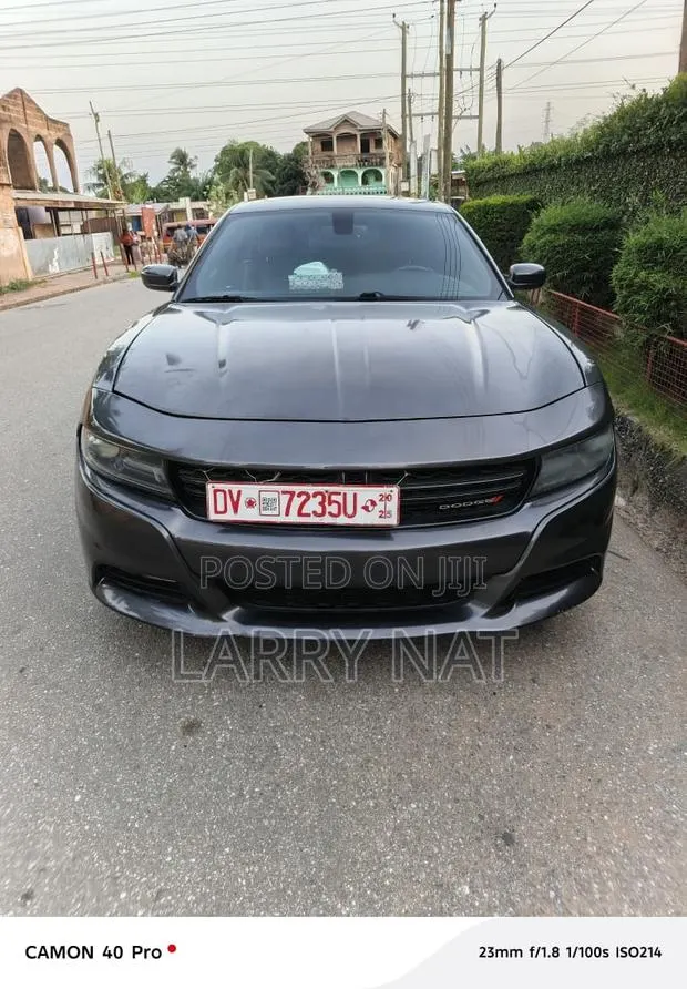 Dodge Charger SXT 4dr Sedan (3.6L 6cyl 8A) 2015 Matt Black · Photo 1