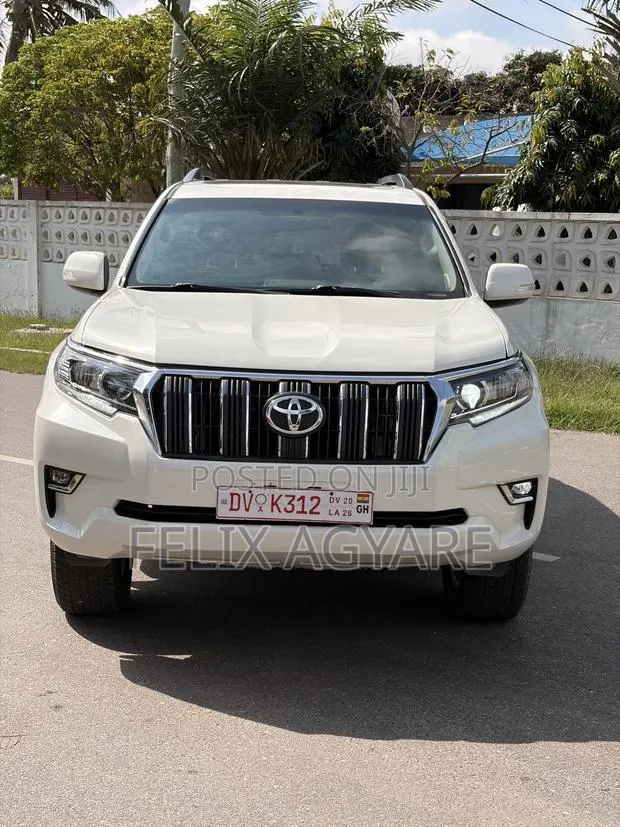 Toyota Land Cruiser Prado 2019 White · Photo 1