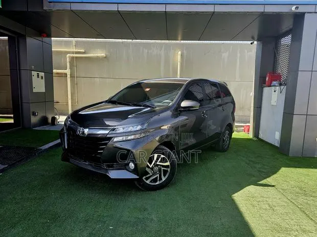 Toyota Avanza 2020 Gray · Photo 1