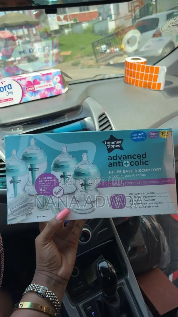 Tommee Tippie 9 Piece Anti Colic Bottle Set With Tear and Brush · Photo 1