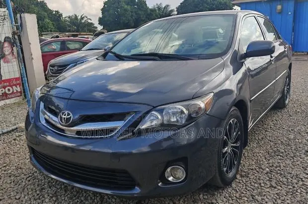 Toyota Corolla S 4dr Sedan (1.8L 4cyl 4A) 2012 Gray · Photo 1