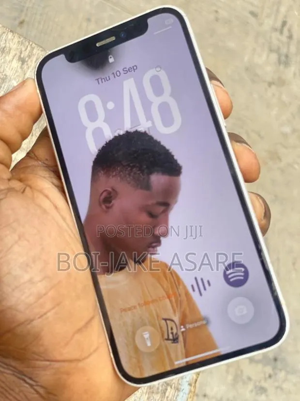 Apple iPhone 12 mini 64 GB White · Photo 1