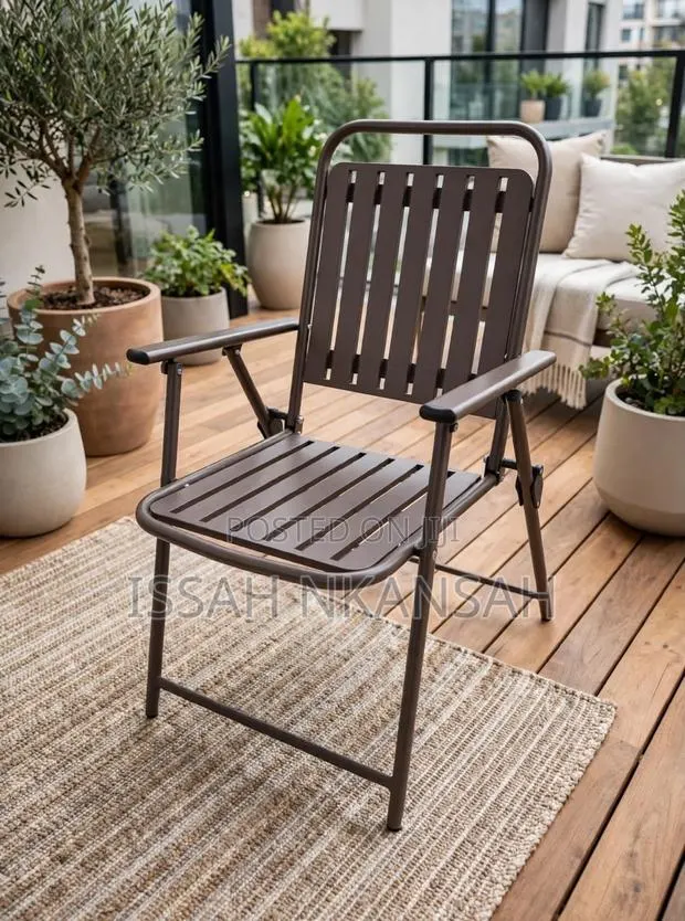 Brown Slatted Outdoor Folding Chair · Photo 1