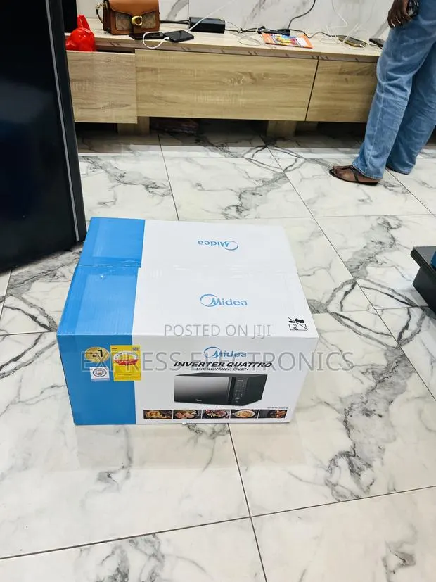 Midea 30L Solo Microwave (EM9P032MO-B)900W Countertop · Photo 1
