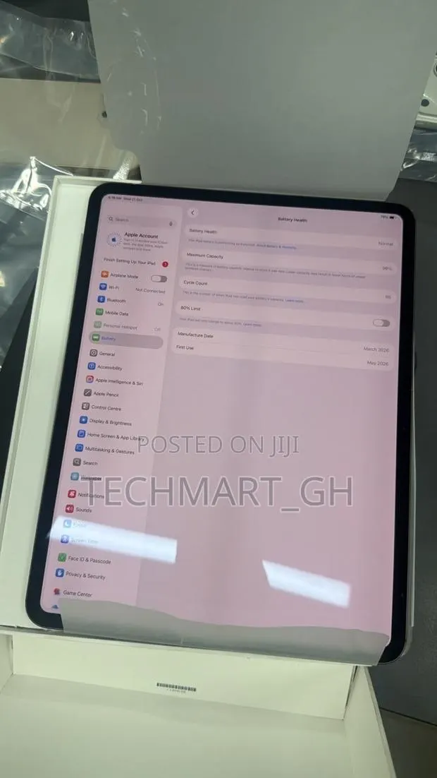 Apple iPad Pro 13 (2025) 256 GB Black · Photo 1