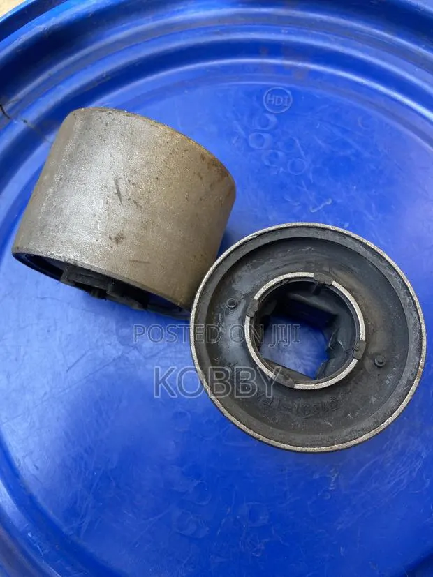 Honda Accord 2017-2020 Lower Arm Bushings 2 PCS · Photo 1