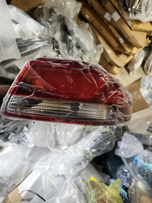 Elantra 2017,2018/ Taillights (Pair) · Photo 1