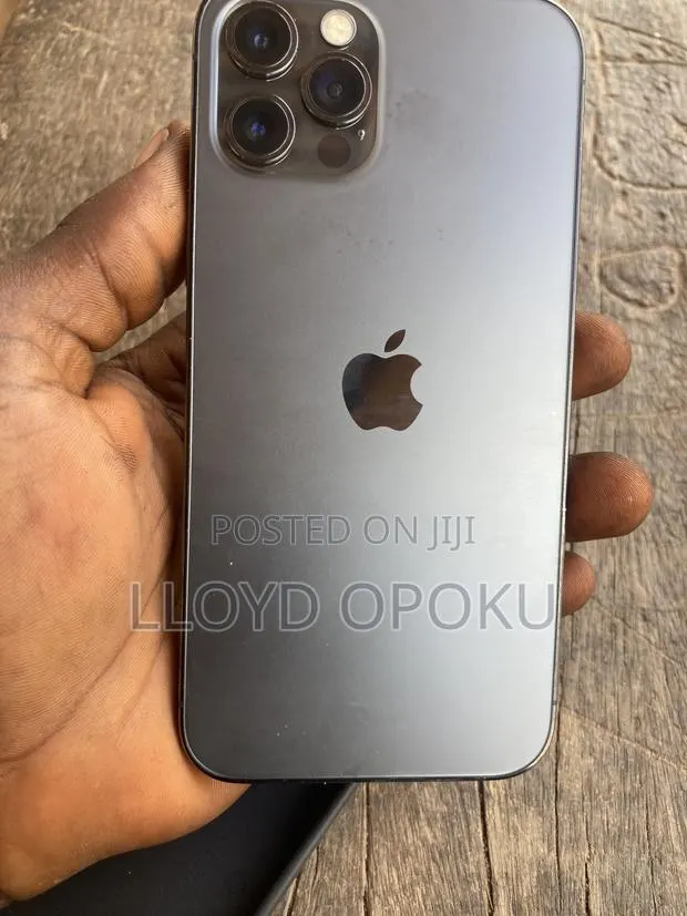 Apple iPhone 12 Pro 128 GB Graphite · Photo 1