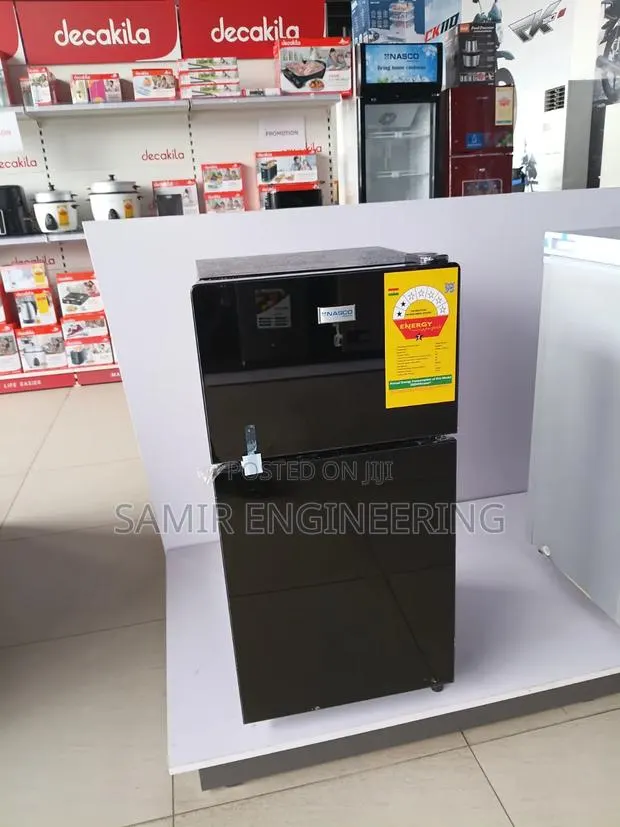 Nasco 86l Mirror Finish: Compact Elegance in Black · Photo 1