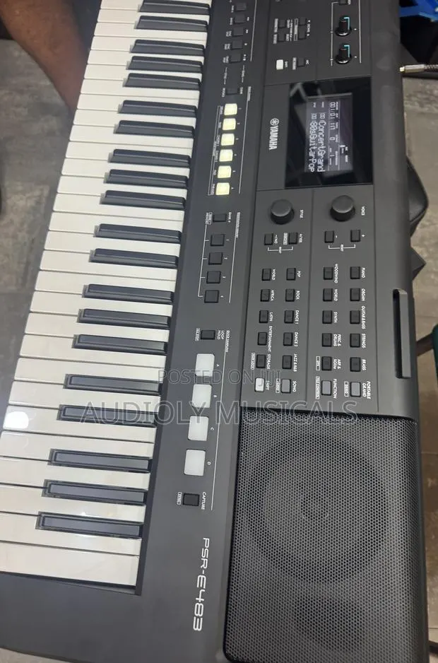 Yamaha New Edition PSR “E” 483 Keyboard · Photo 1