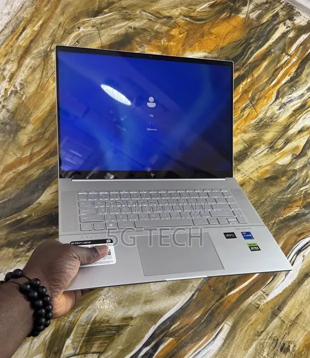 Laptop HP Envy 16 Gaming 16-h1023dx 16GB Intel Core i7 SSD 1T · Photo 1