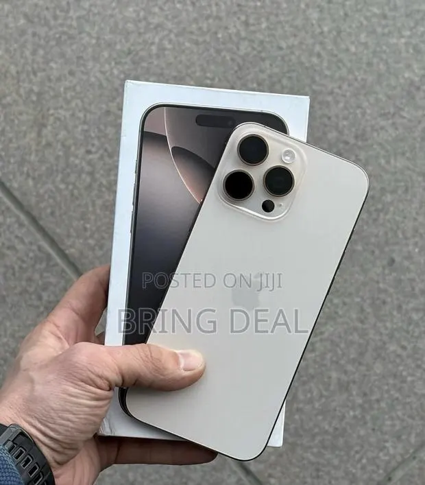 Apple iPhone 16 Pro Max 512 GB Gold · Photo 1