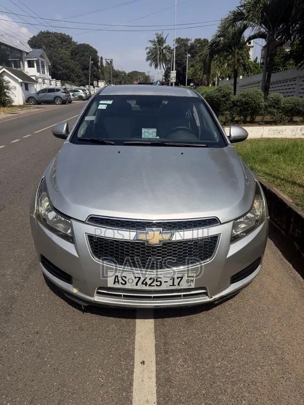 Chevrolet Cruze LS 4dr Sedan (1.8L 4cyl 6A) 2014 Silver · Photo 1
