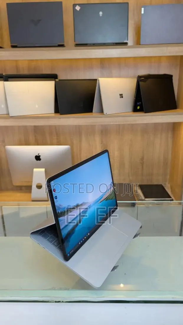 Laptop Microsoft Surface Laptop 32GB Intel Core i7 SSD 256GB · Photo 1