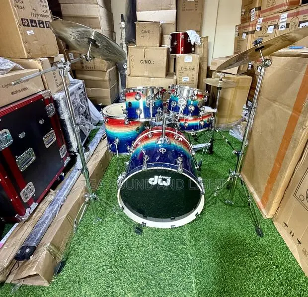 Dw 5pcs Complete Drum Set [3 Cymbals] · Photo 1