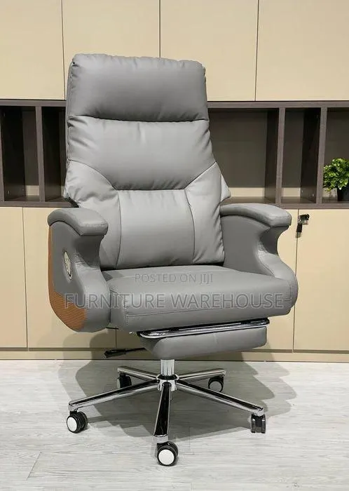 Executive Office Chair With Footrest · Photo 1
