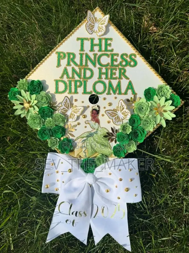 Graduation Cap Topper / Sashes · Photo 1