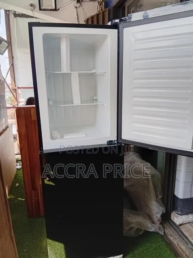 Westpool Refrigerator Refrigerator Family Size Fridge · Photo 1