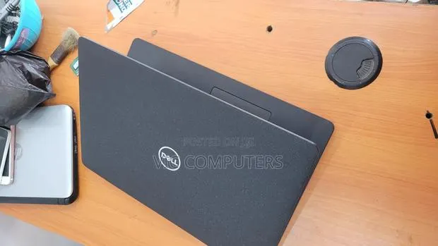 Laptop Dell Latitude 3580 16GB Intel Core i7 SSD 256GB · Photo 1
