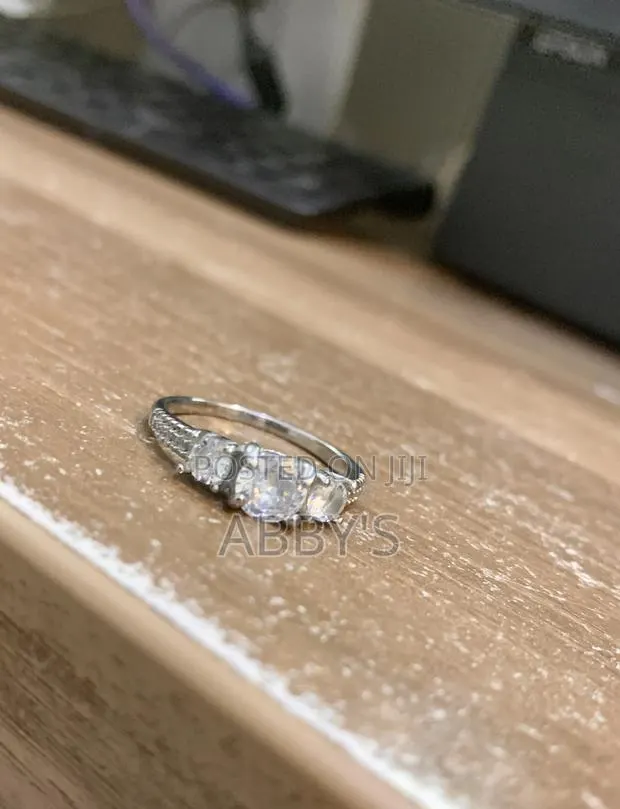 High Grade Silver Engagement/Promise Ring · Photo 1
