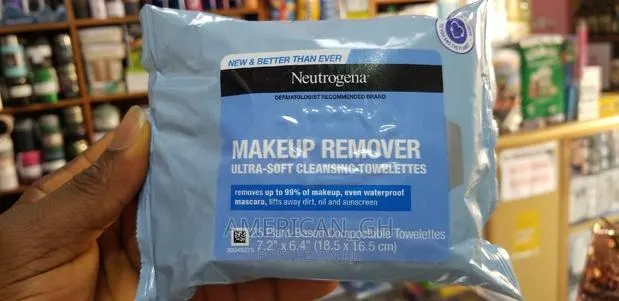 NEUTROGENA All-in-One Make-Up Removing Cleansing Wipes · Photo 1