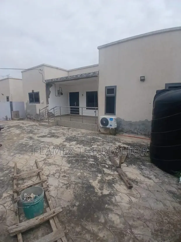 4bdrm House in Franco Estate, Pokuase for rent · Photo 1