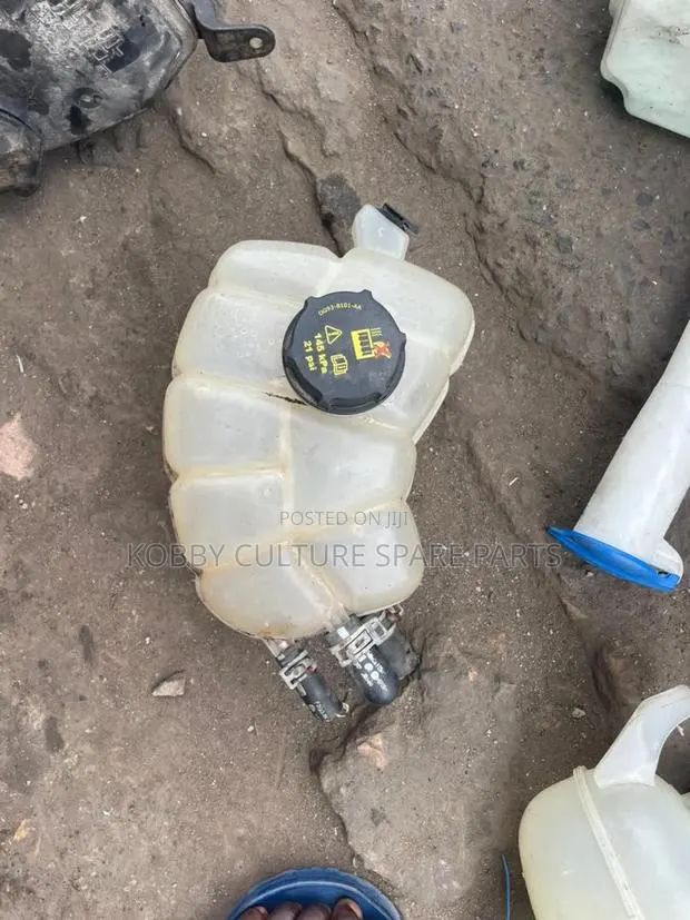 Original Car Reserved Water Tank Available for All Cars · Photo 1