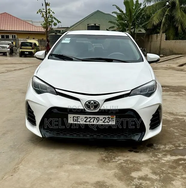 Toyota Corolla S 4dr Sedan (1.8L 4cyl CVT) 2014 White · Photo 1