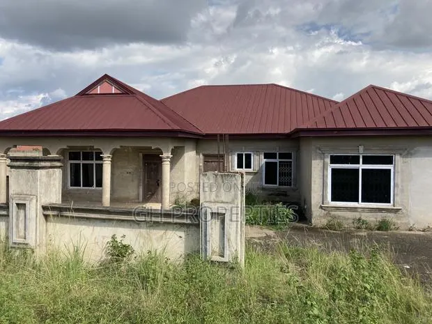 5bdrm House in Apaaso, Kumasi Metropolitan for sale · Photo 1