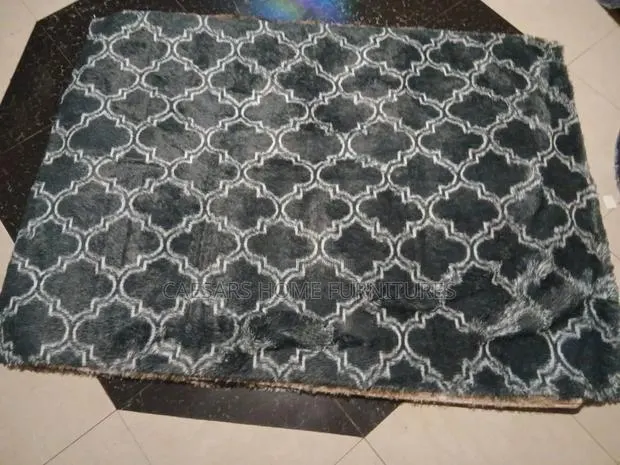 Luxury Charcoal Grey Geometric Shaggy Rug · Photo 1